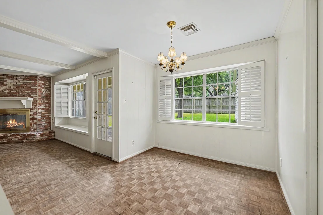 Photo of 7827 Meadowbriar Lane
