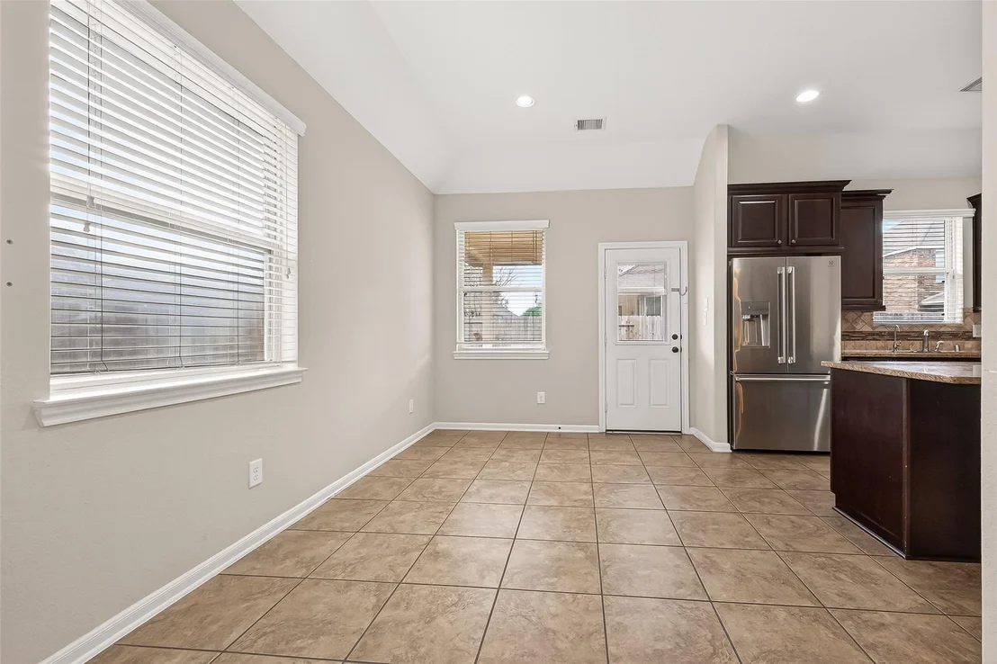 Photo of 6018 Gracys Landing Ln