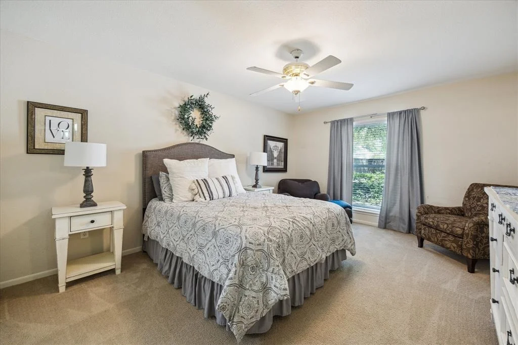 Photo of Unit 17 at 7575 Katy Freeway