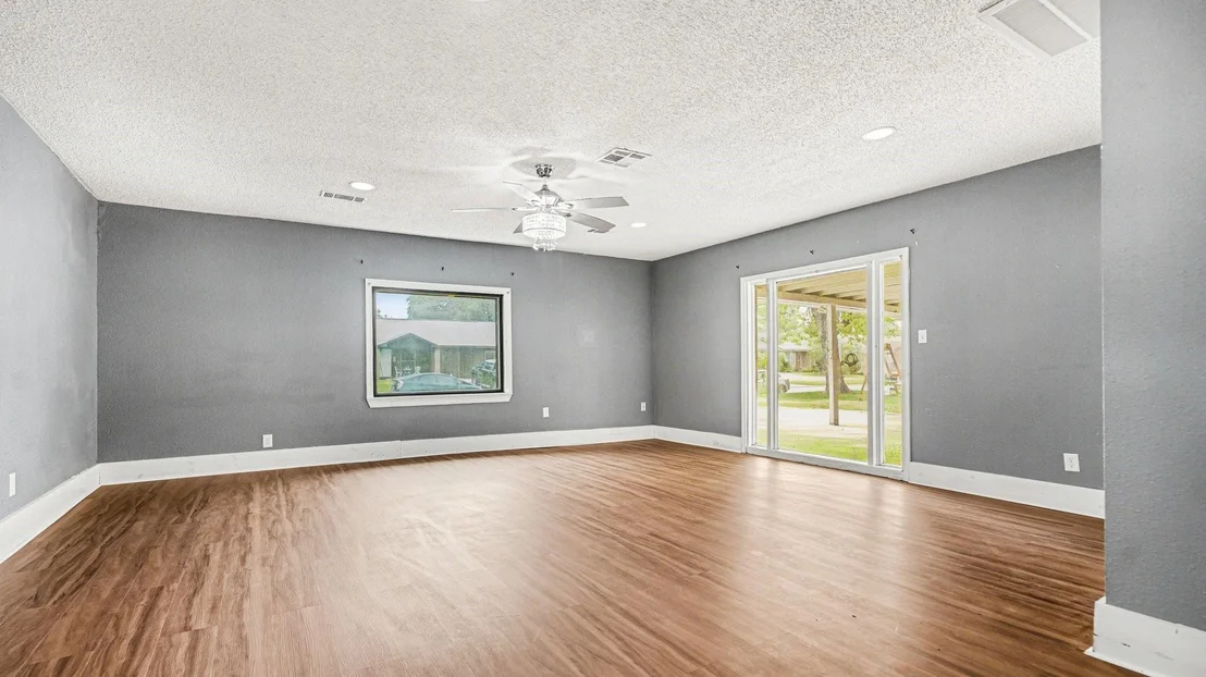 Photo of 5318 Hemlock Drive