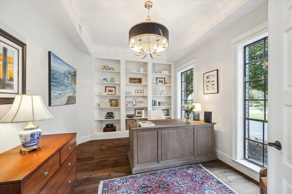 Photo of 9 S Brokenfern Drive