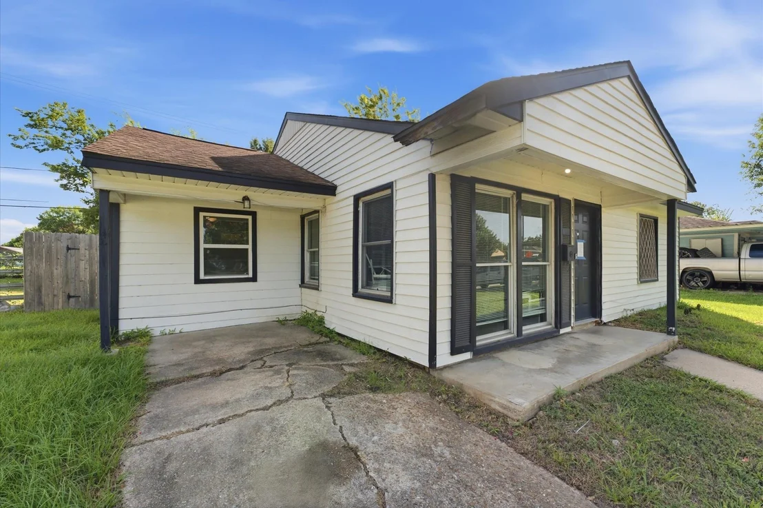 Photo of 409 Alastair Drive