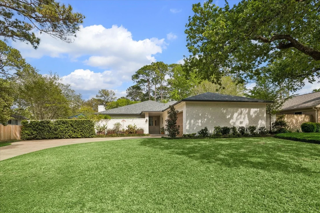 Photo of 1715 Briarpark Drive