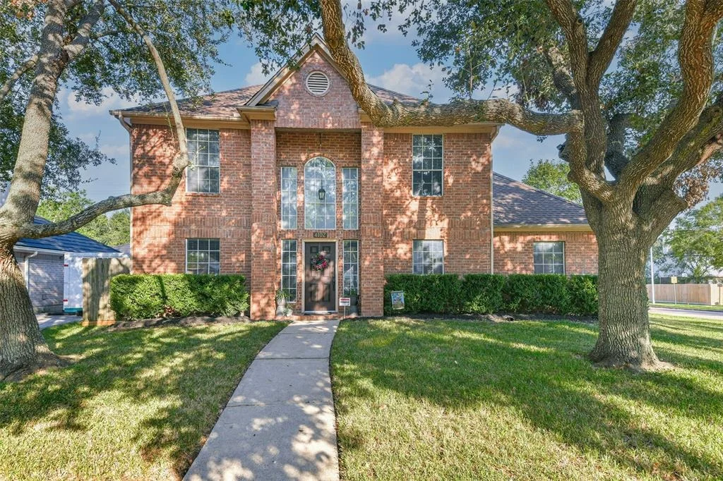 Photo of 4102 Lakepointe Forest Drive