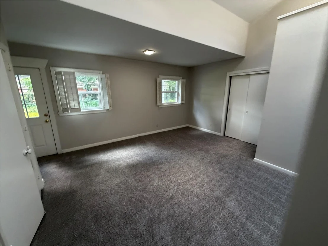 Photo of 3755 Long Avenue