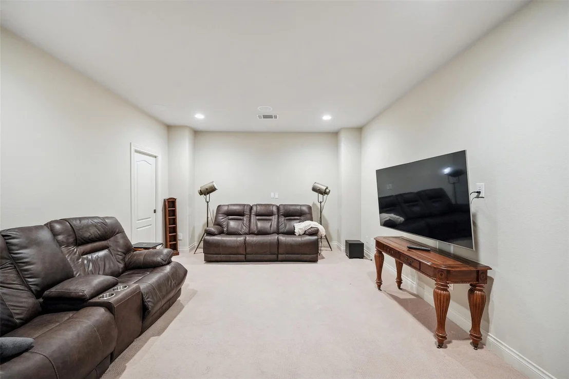 Photo of 5924 Oak Leaf Court