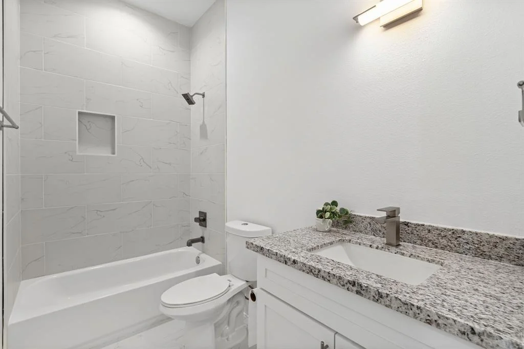 Photo of 5615 Savyon Drive