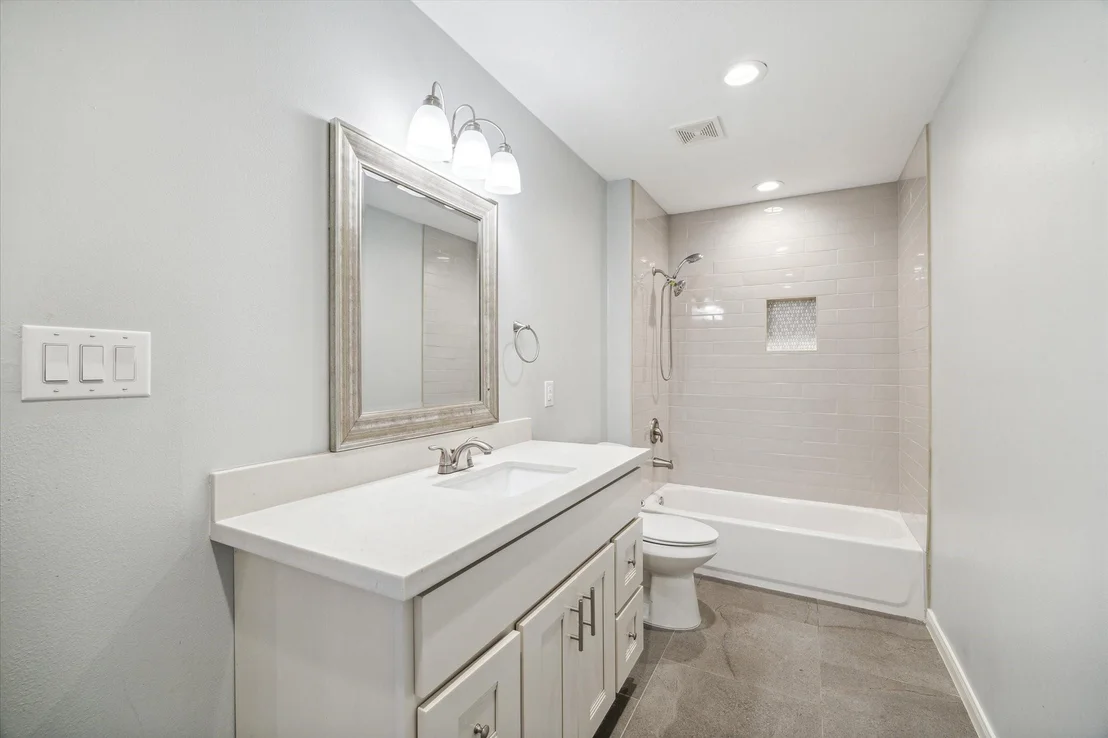 Photo of 6003 Ancient Oaks Drive