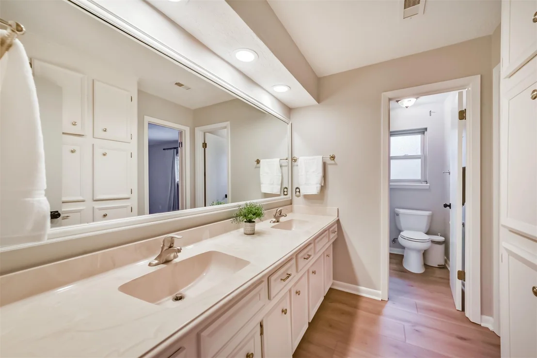 Photo of 7618 Hurst Forest Drive
