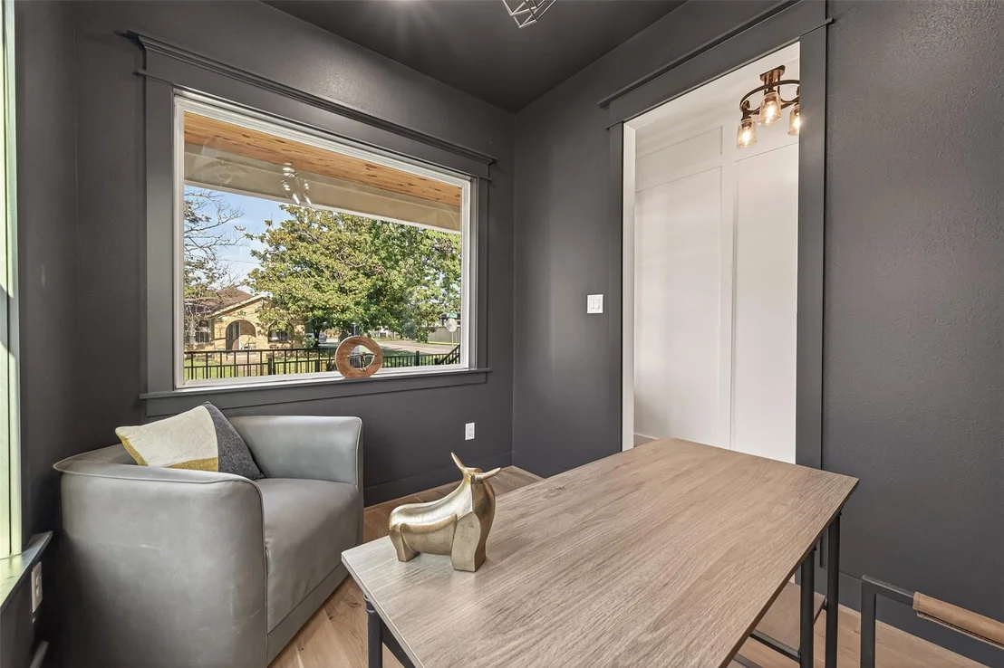 Photo of 301 Vincent Street