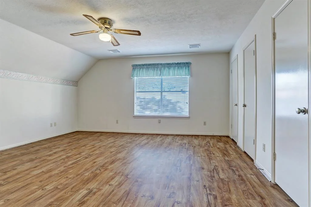 Photo of 4923 Meadowglen Drive