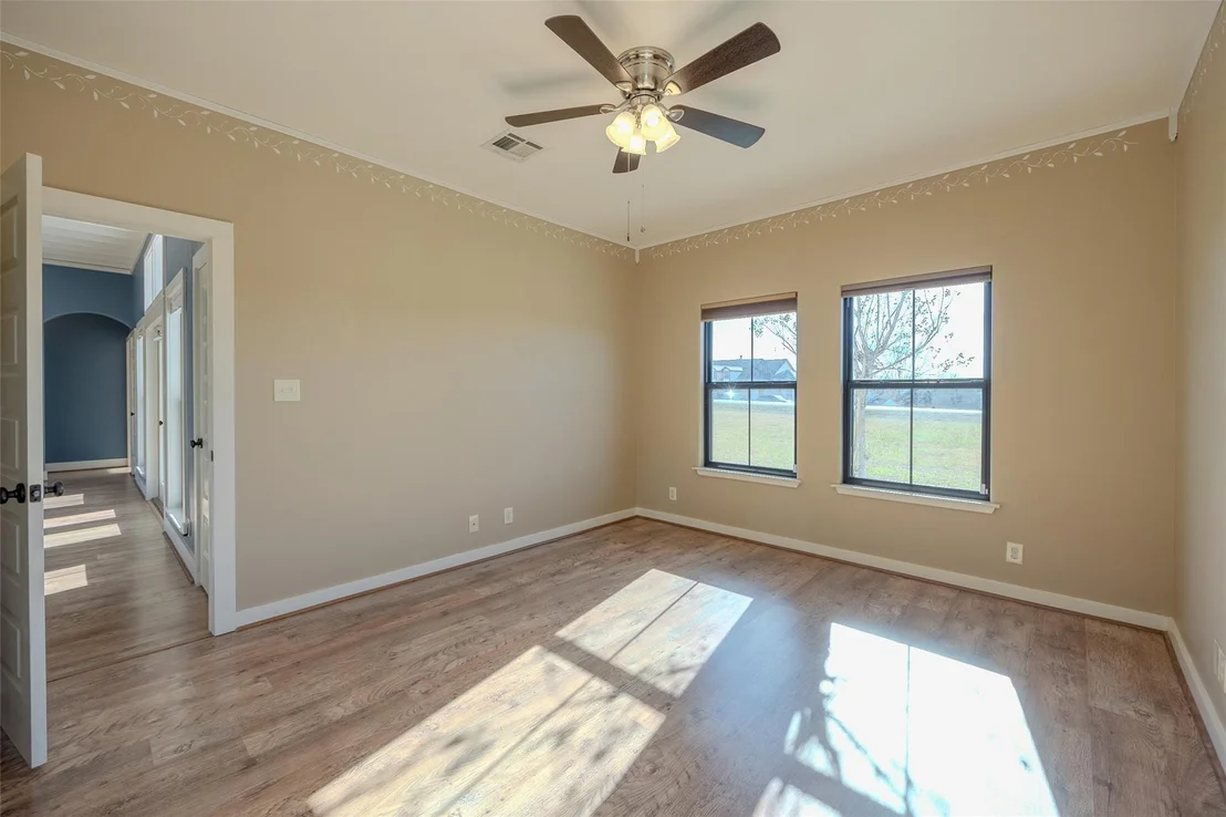 Photo of 2701 Bluebonnet Boulevard