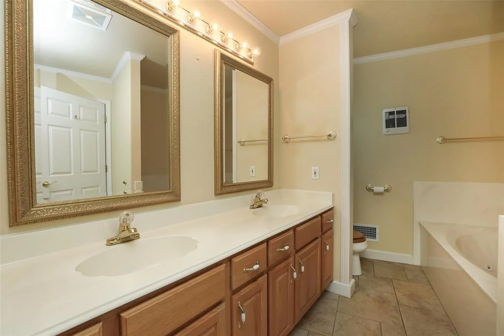 Photo of 12848 Point Drive