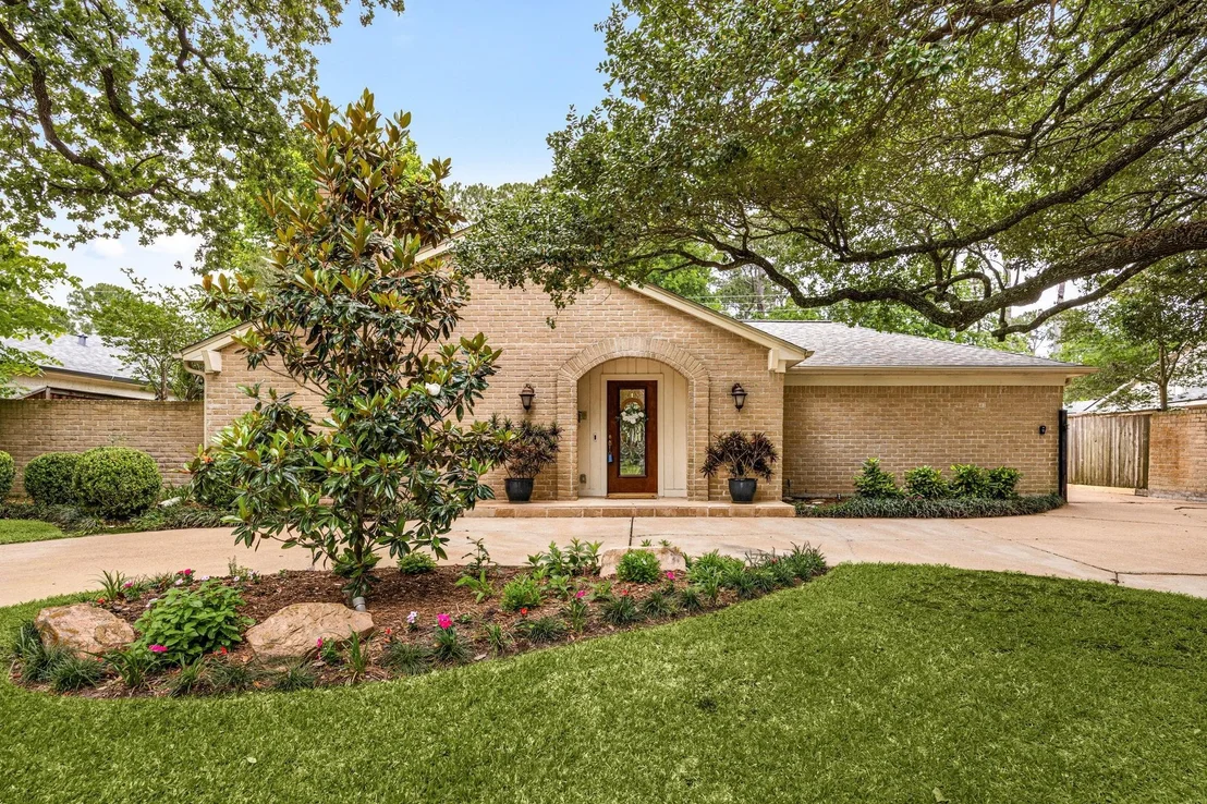 Photo of 1803 Briarpark Drive