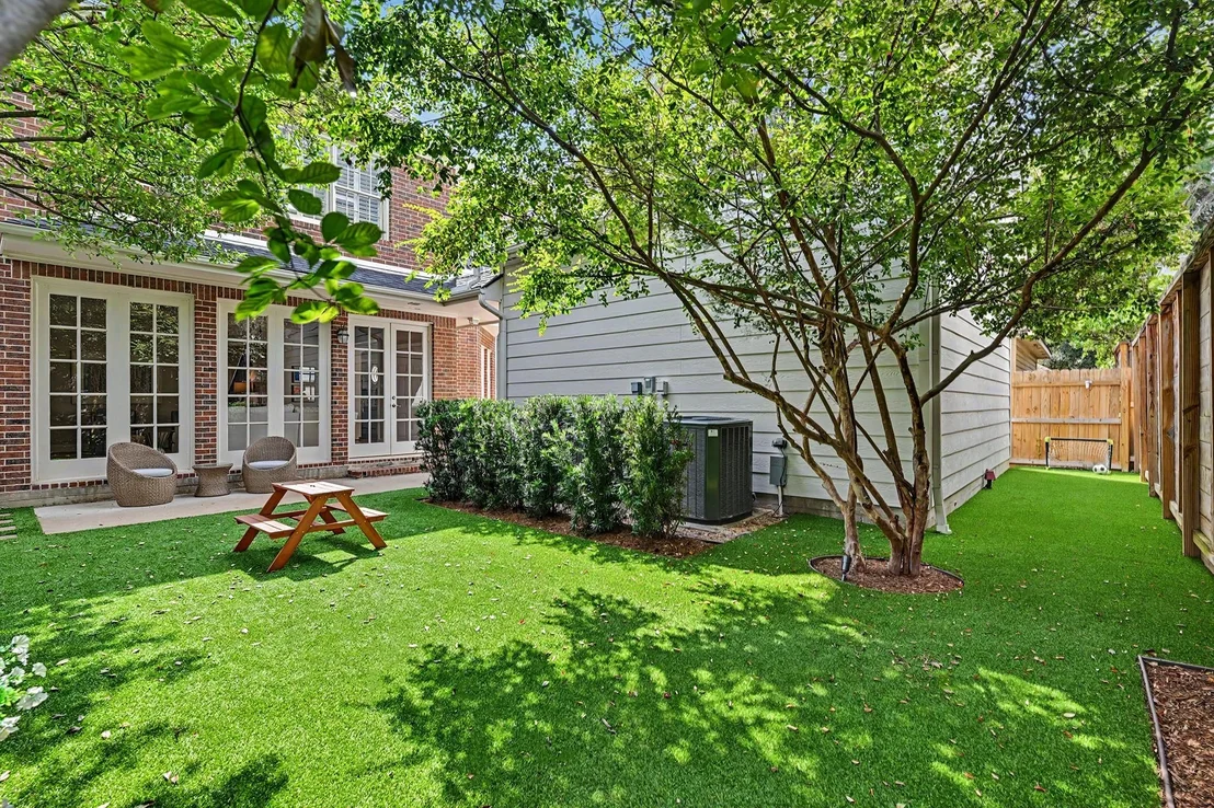 Photo of 5808 Fordham Street
