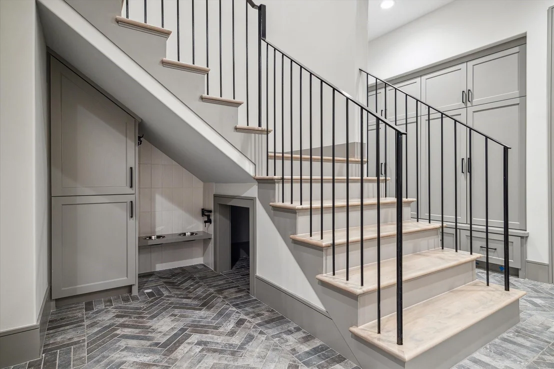 Photo of 526 Stoneleigh Drive