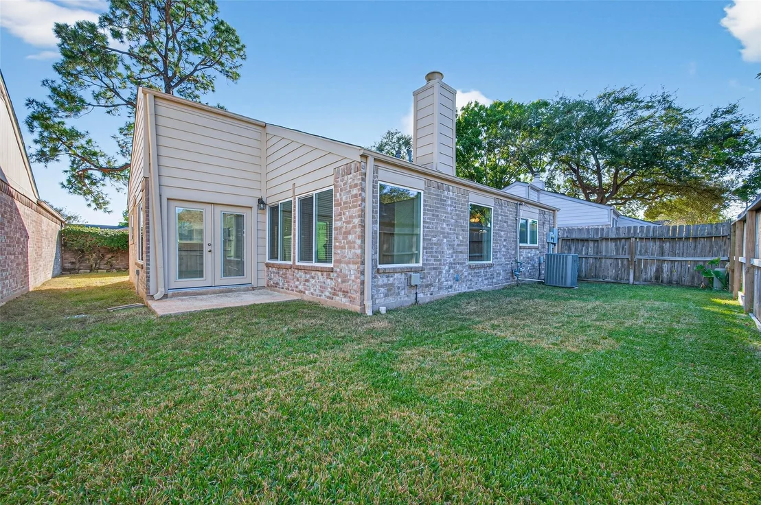 Photo of 18558 Trail Bend Lane