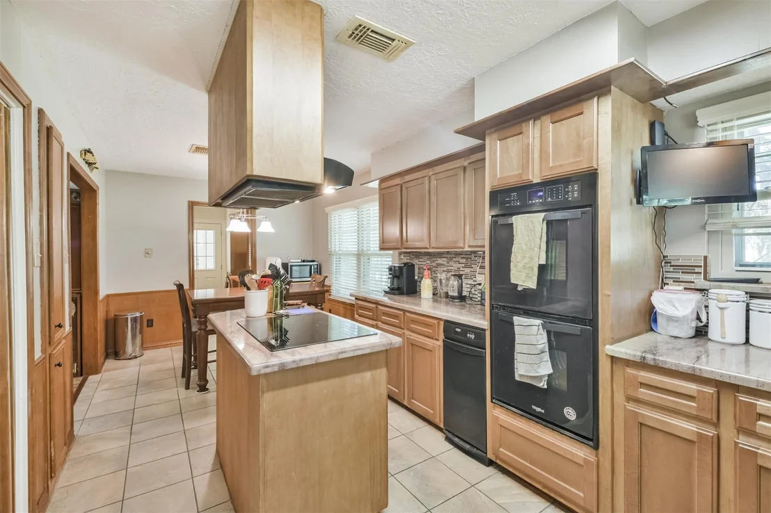 Photo of 1602 N Hollow Drive