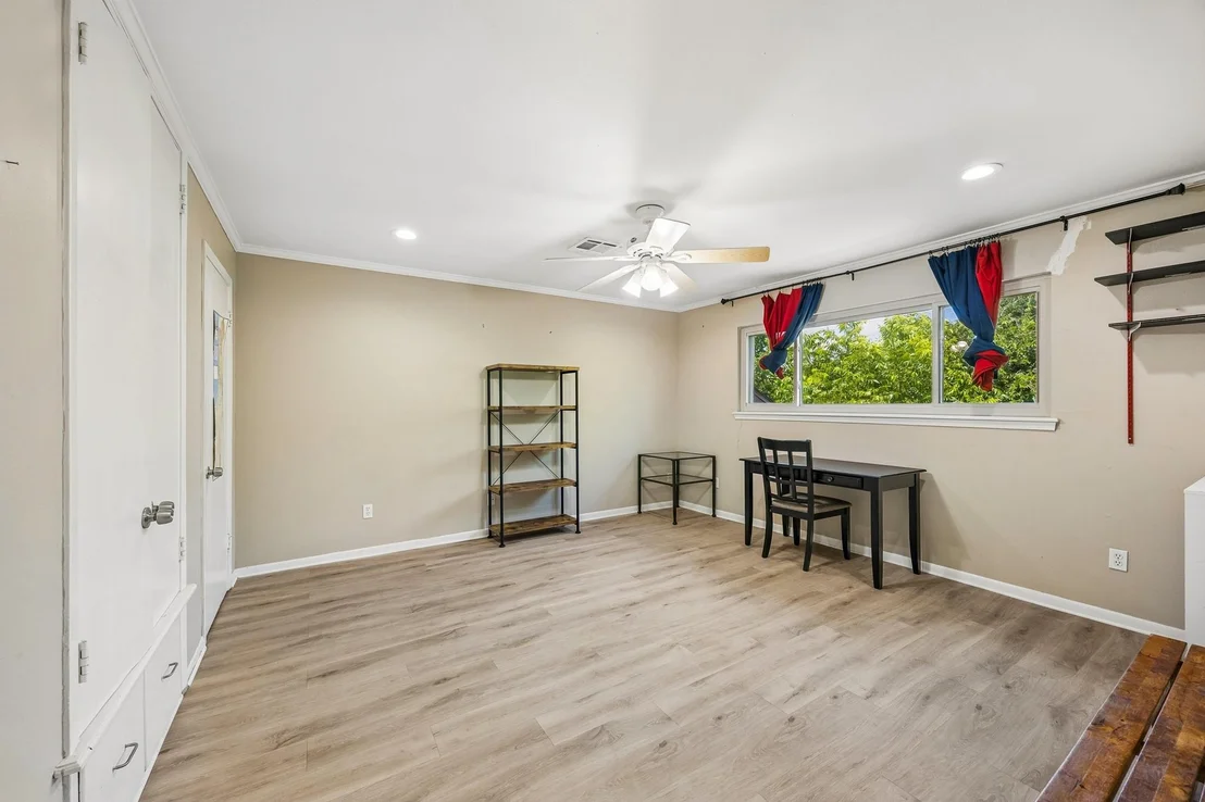 Photo of 9703 Oasis Drive