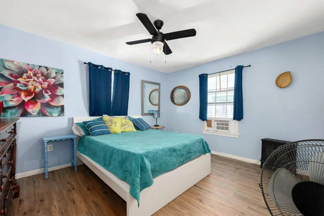 Photo of 1018 Dolphin Road