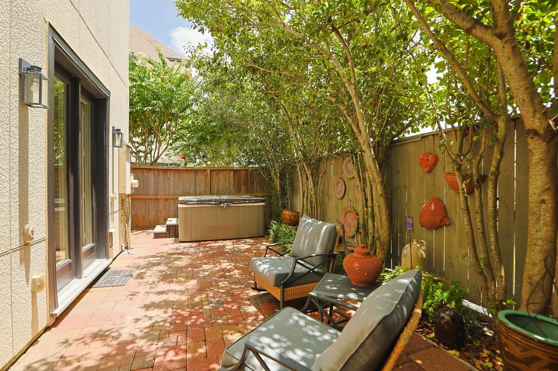 Photo of 10901 Upland Park