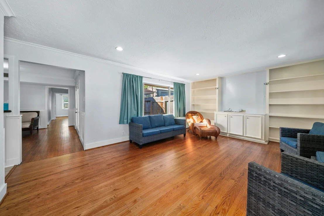 Photo of 1723 Campbell Road