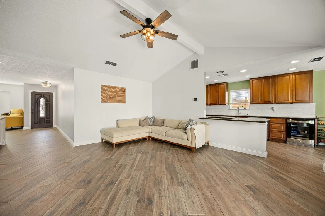 Photo of 5934 Willowbend Boulevard