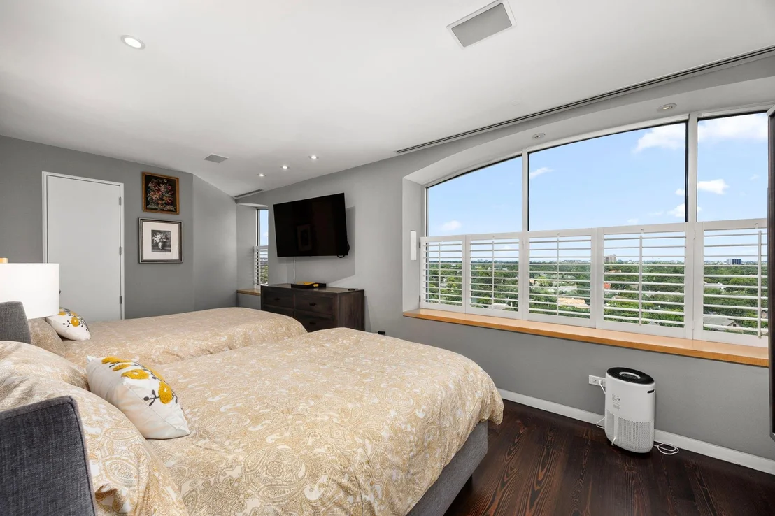Photo of Unit PHE at 2701 Westheimer Road