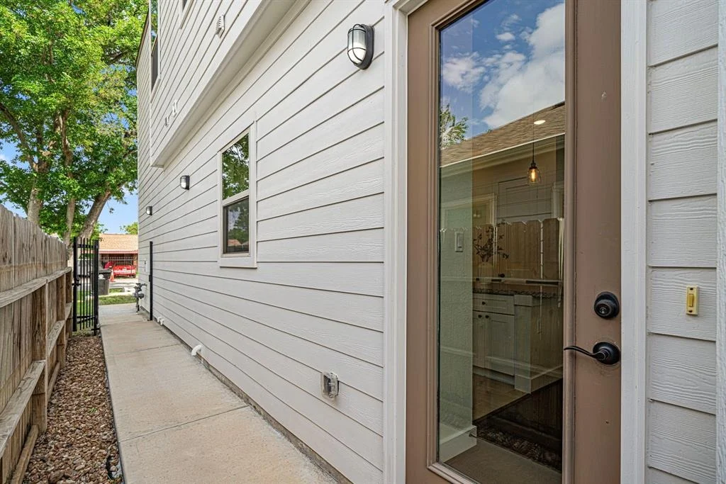 Photo of 7124 Saint Augustine Street