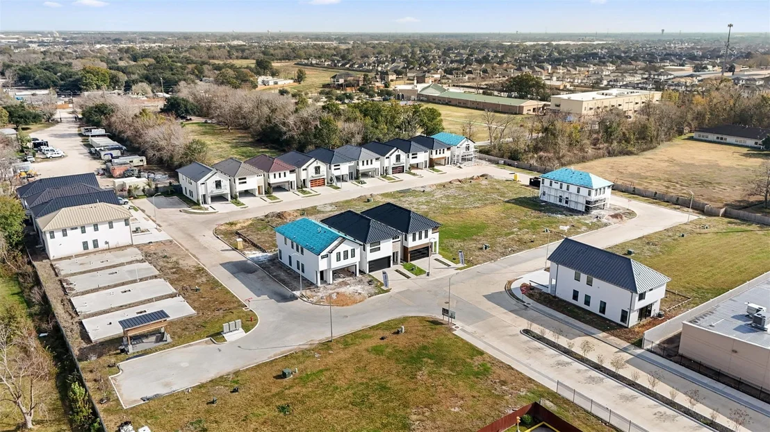 Photo of 635 Rolling Oaks