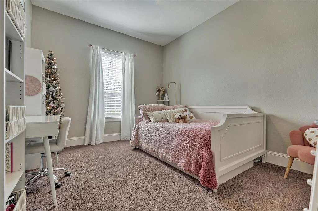Photo of 40694 Damuth Drive