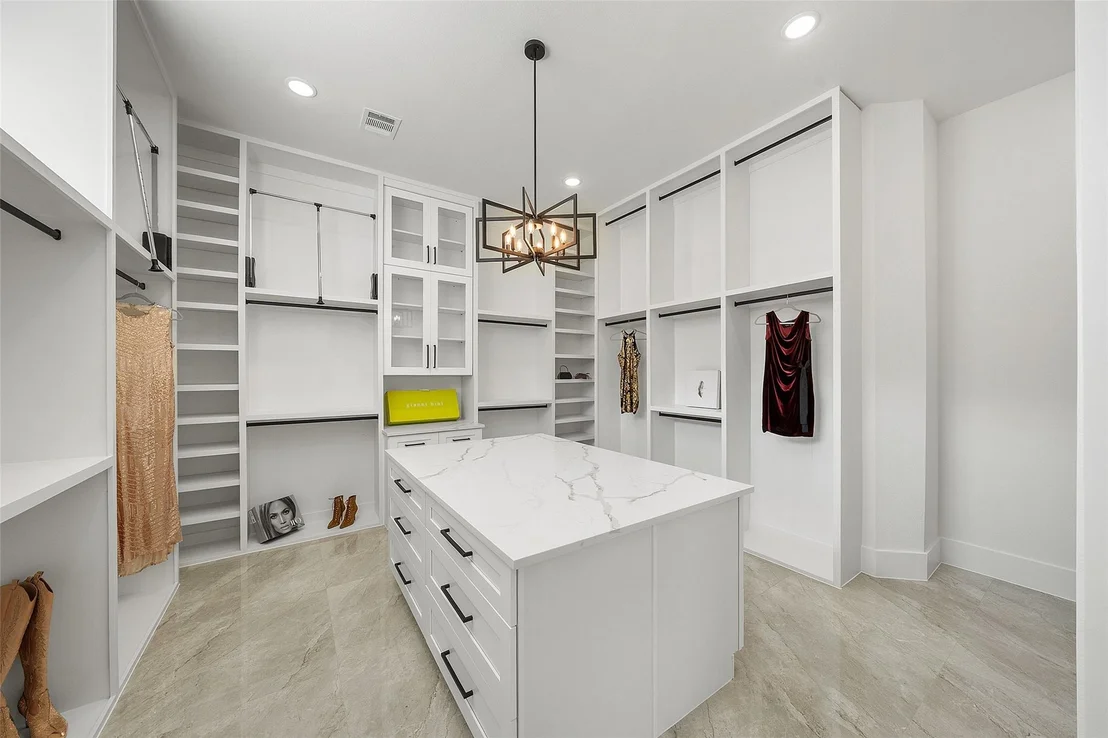 Photo of 258 Pinerock Lane