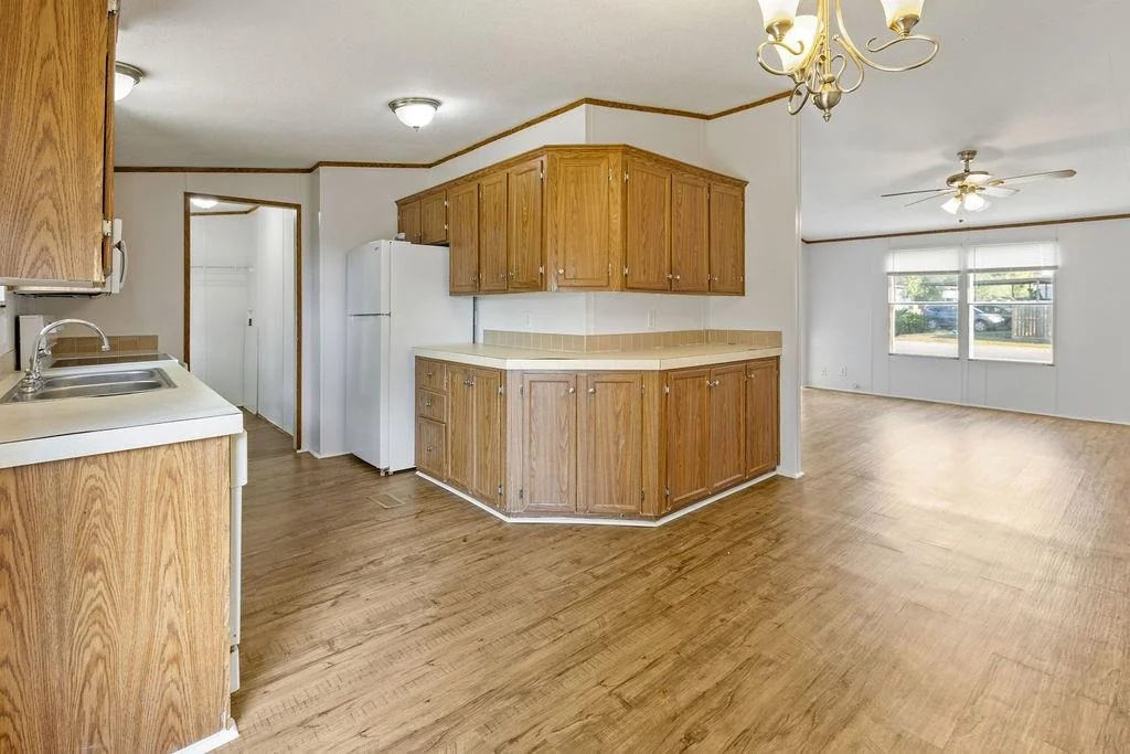 Photo of 182 Carmen Boulevard