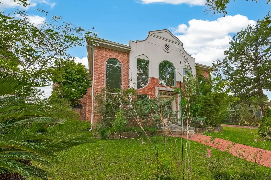 Photo of 5437 Loch Lomond Drive