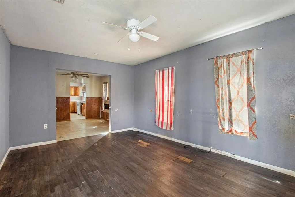 Photo of 100 E Austin Street