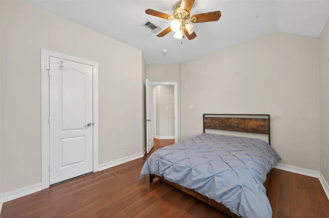 Photo of 3327 Willowbend Road