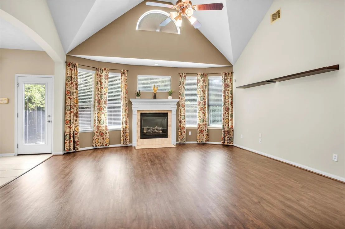 Photo of 6 W Whistlers Bend Circle