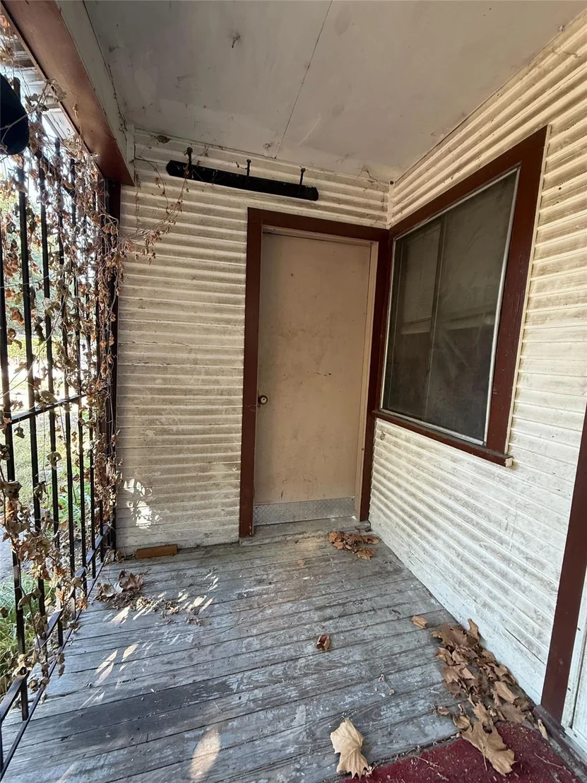Photo of 6221 Peg Street