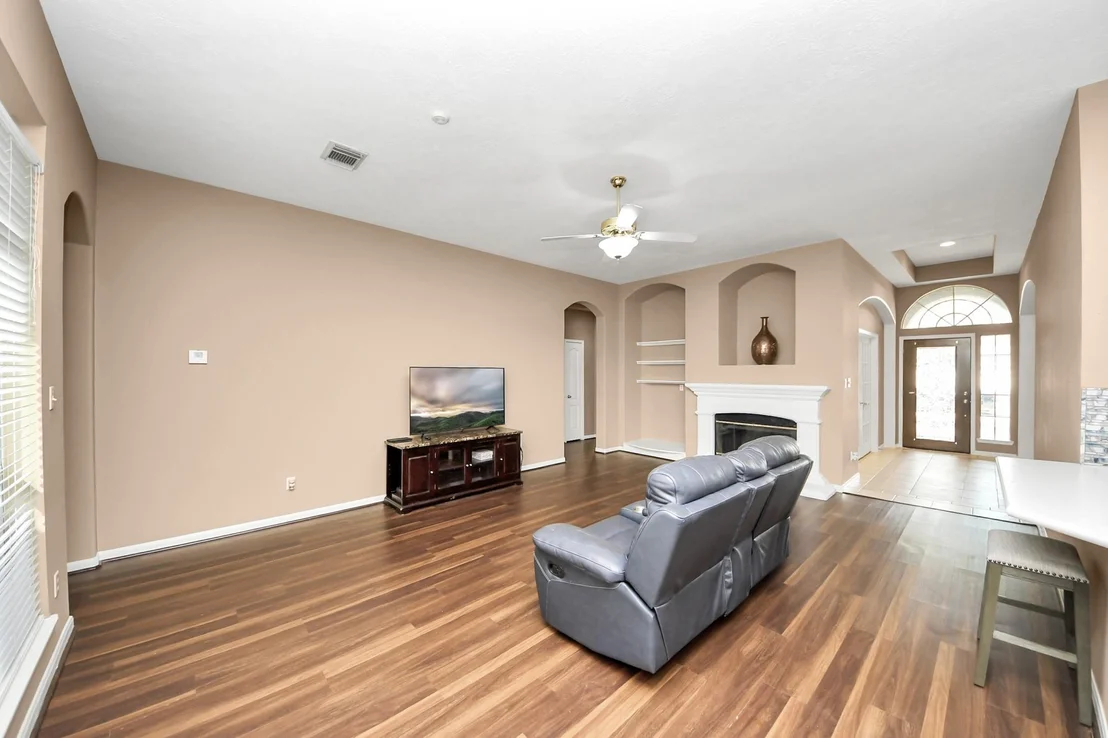Photo of 6204 Raintree Drive