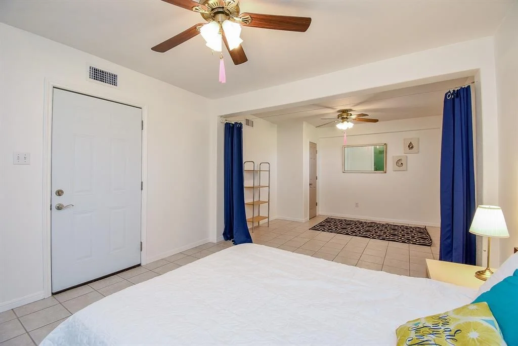 Photo of 1039 Bayview Drive