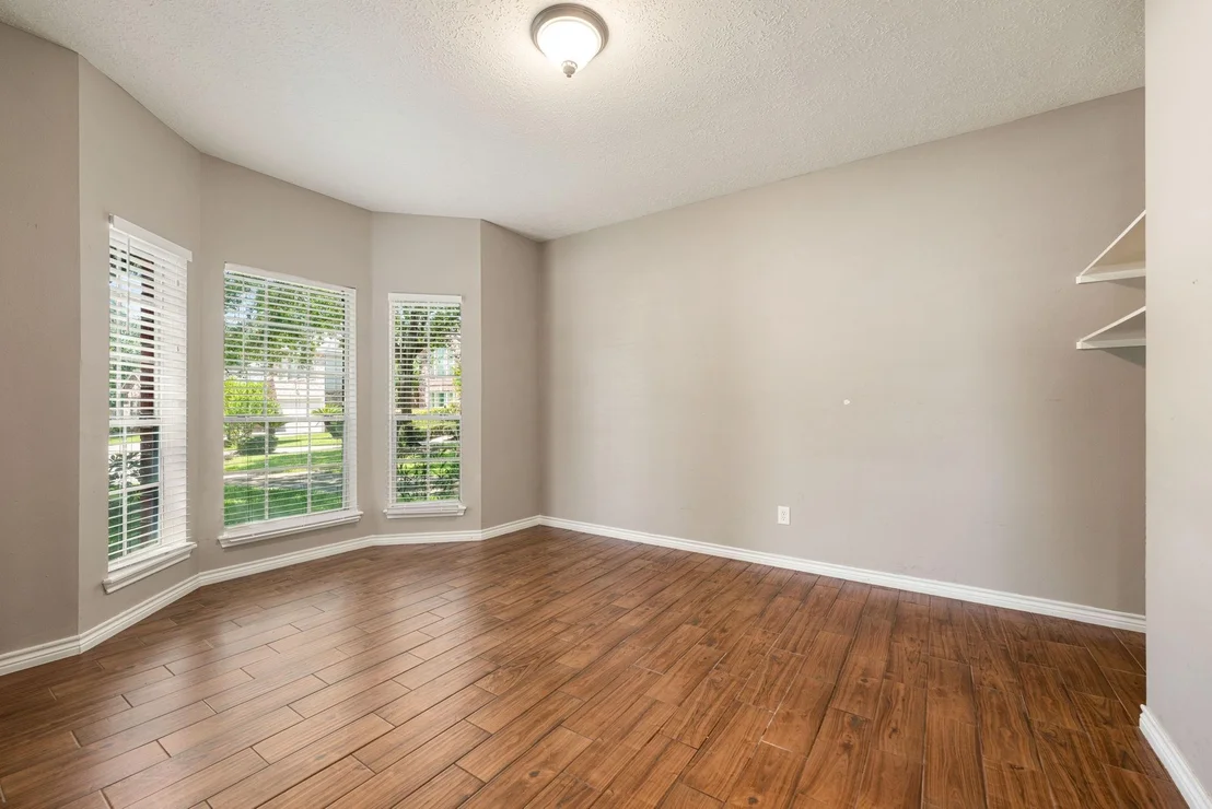 Photo of 303 S Cypress Estates Circle