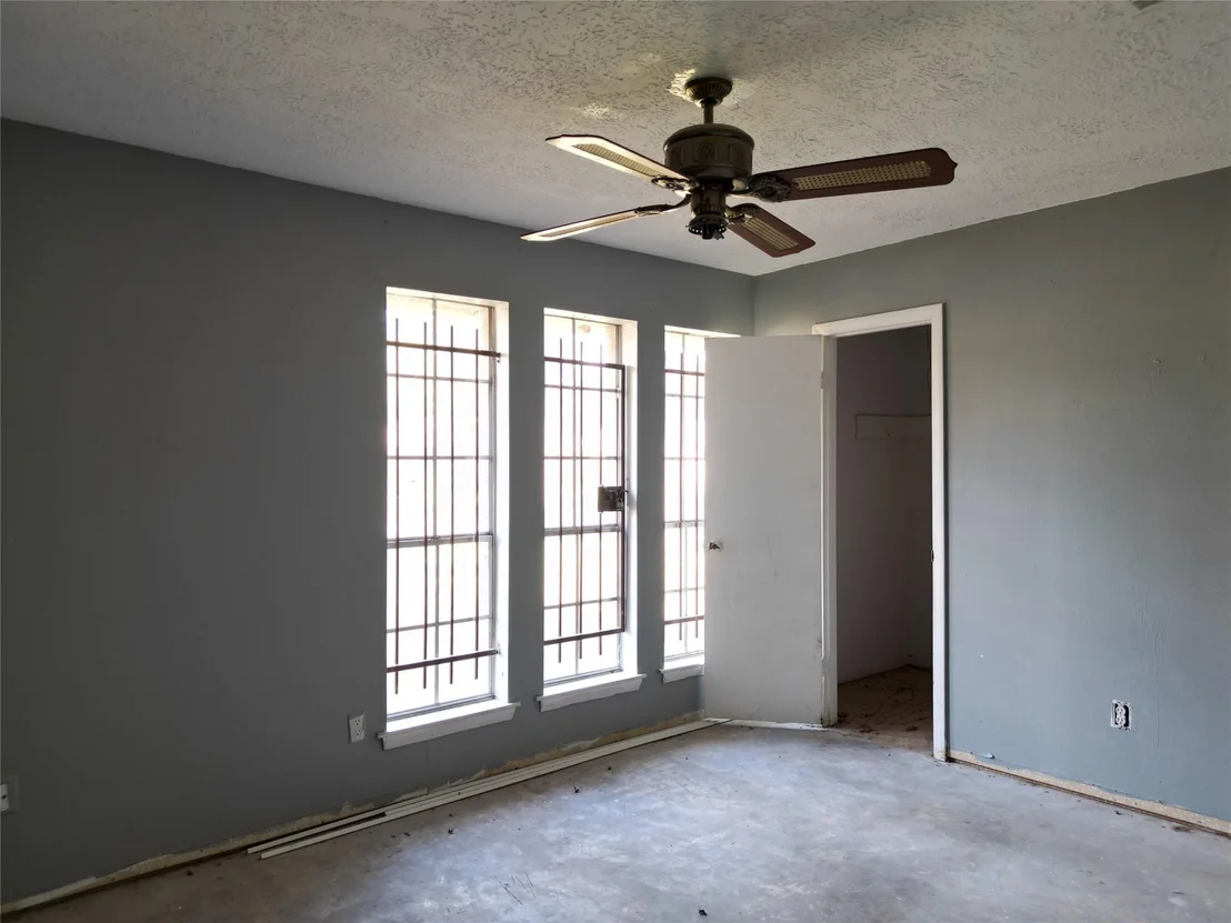 Photo of 8006 White Swan Drive