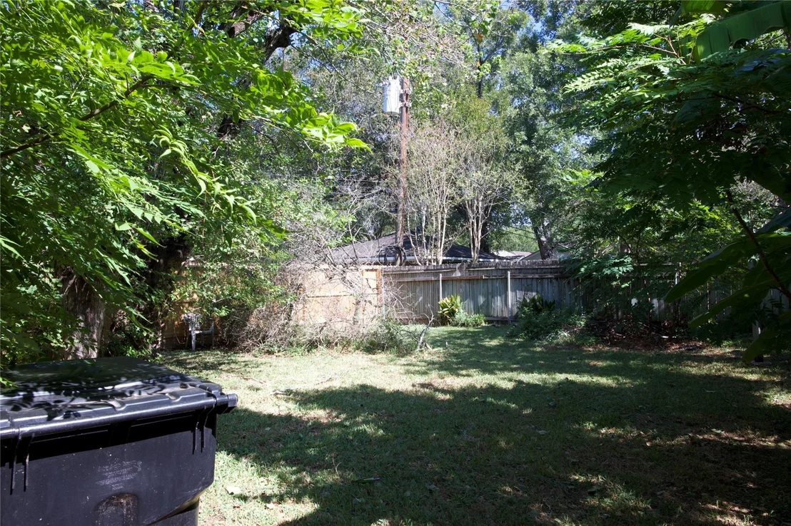 Photo of 5242 Grape Street