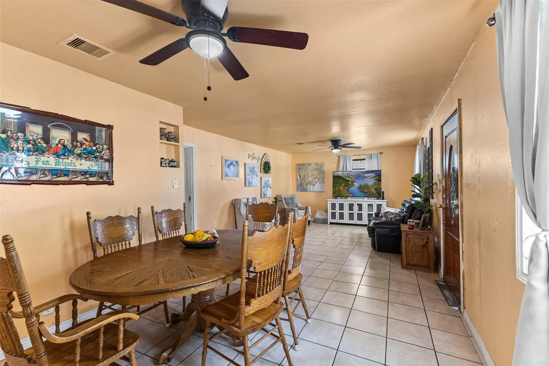 Photo of 211 Crescent Drive