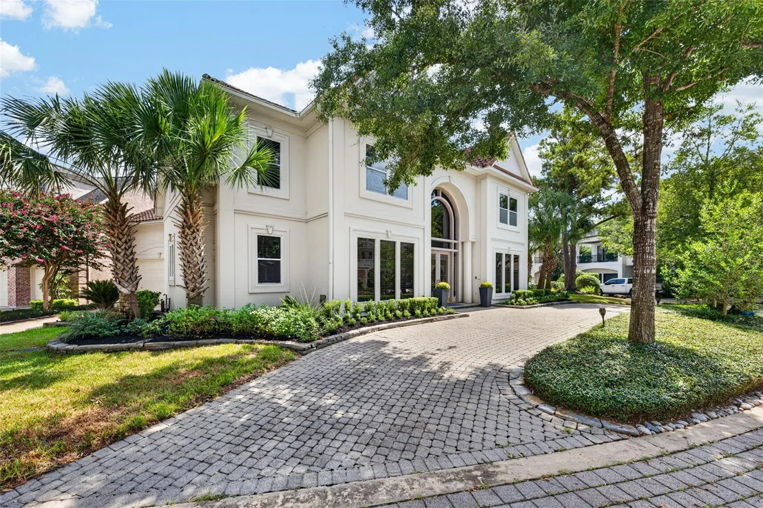 Photo of 2 W Terrace Drive