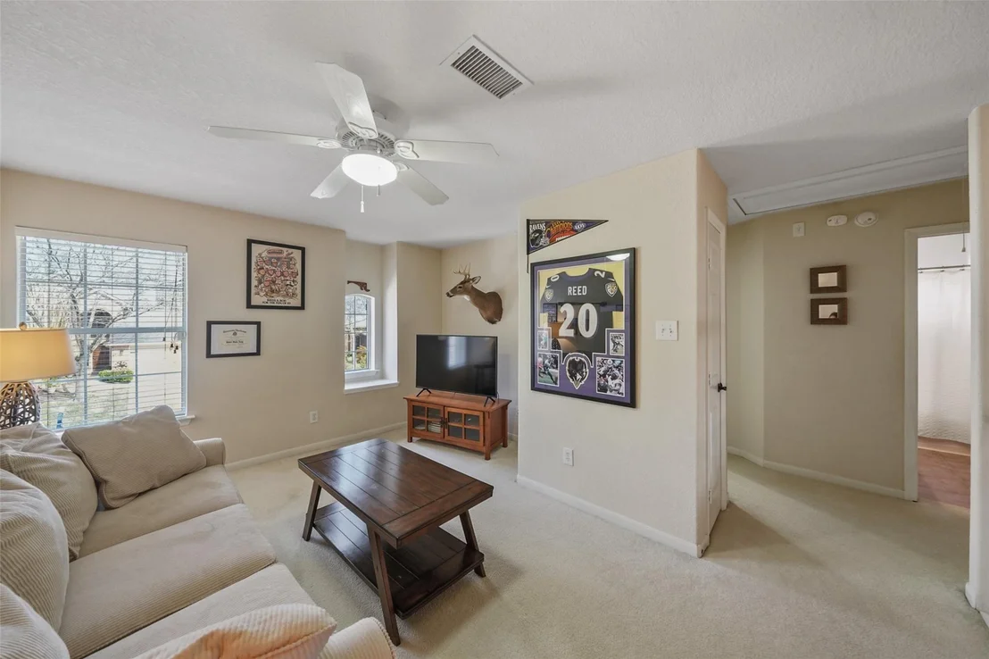 Photo of 122 W Russet Grove Circle