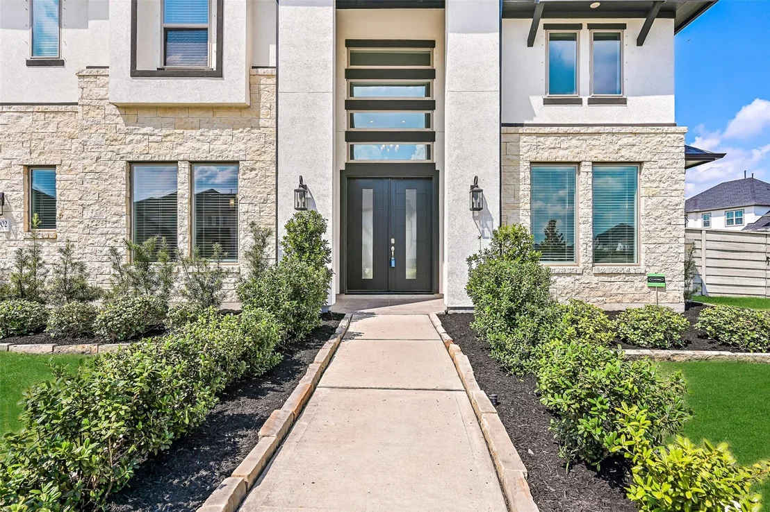 Photo of 4902 Grapevine Lane