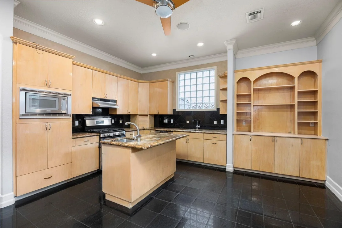 Photo of 4039 Browning Street