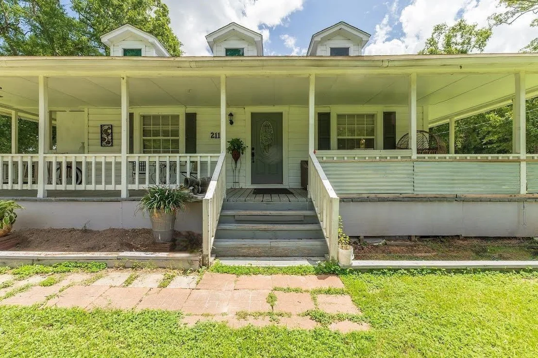 Photo of 2118 Rolling Hills Road