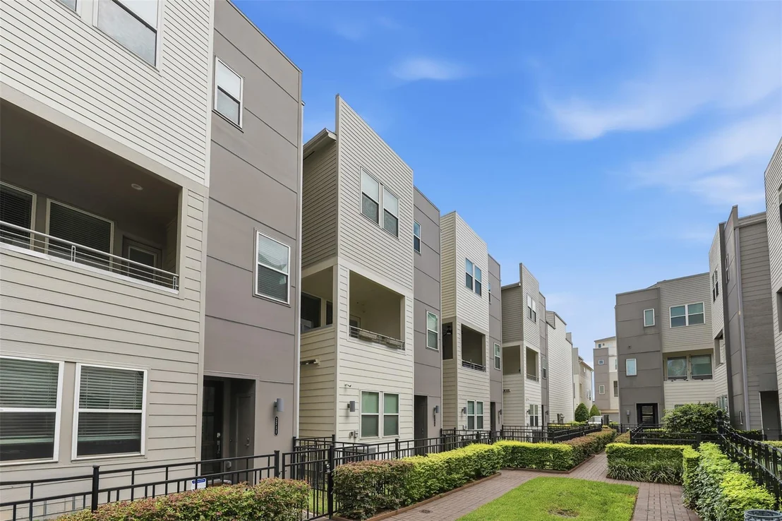 Photo of 2709 Clinton Drive
